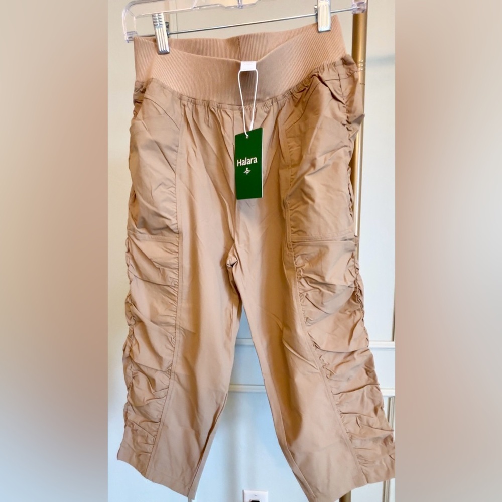 Halara Ruched Active Hiking Capri Pants - Taupe Small MSRP $53